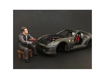 American Diorama Chop Shop Mr. Lugnut With A Bench Figurine For 1/18 Scale Models By  In Gray