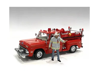 American Diorama Fires Fire Captain Figure For 1/24 Scale Models By  In Red