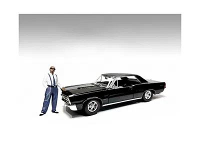 American Diorama Hanging Out 3 Figure #1 For 1/24 Scale Models By  In Black