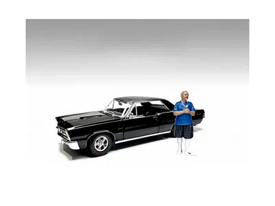 American Diorama Hanging Out 3 Figure #3 For 1/24 Scale Models By  In Black