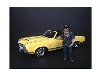 American Diorama Hanging Out Ii Juan Figurine For 1/18 Scale Models By  In Multi