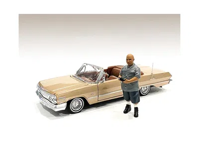 American Diorama Lowriderz Figurine I For 1/18 Scale Models By  In Gold