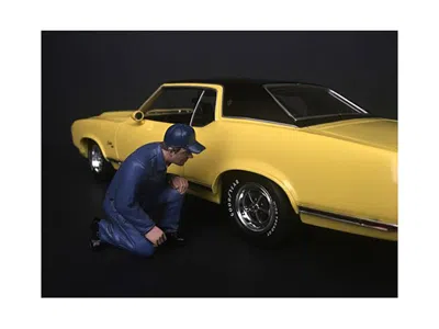 American Diorama Mechanic Juan With Lug Wrench Figurine For 1/24 Scale Models By