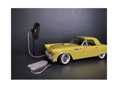 American Diorama Photographer Lighting Kit, Set Of 2 Lights For 1/24 Scale Models By  In Yellow