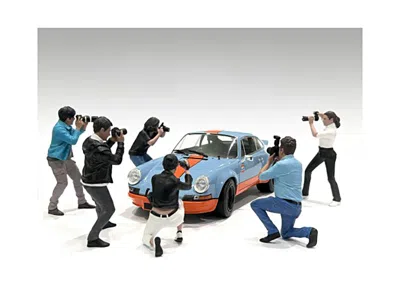 American Diorama Photographers 6 Piece Figure Set For 1/18 Scale Models By