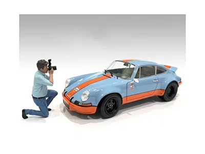 American Diorama Photographers Figure #3 For 1/18 Scale Models By