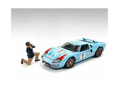 AMERICAN DIORAMA RACE DAY 2 FIGURINE IV FOR 1/18 SCALE MODELS BY AMERICAN DIORAMA
