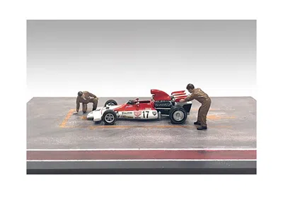 AMERICAN DIORAMA RACE DAY TWO DIECAST FIGURES SET 5 FOR 1/43 SCALE MODELS BY AMERICAN DIORAMA
