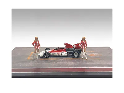 AMERICAN DIORAMA RACE DAY TWO DIECAST FIGURES SET 6 FOR 1/43 SCALE MODELS BY AMERICAN DIORAMA