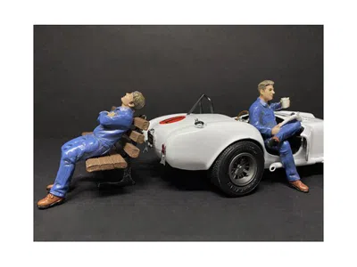 American Diorama Sitting Mechanics 2 Piece Figurine Set For 1/18 Scale Models By  In Gray