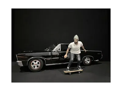 American Diorama Skateboarder Figurine Ii For 1/24 Scale Models By  In Black