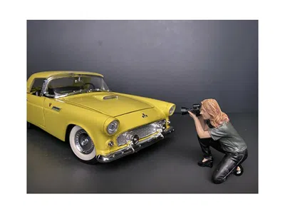 American Diorama Weekend Car Show Figurine Iii For 1/18 Scale Models By  In Black