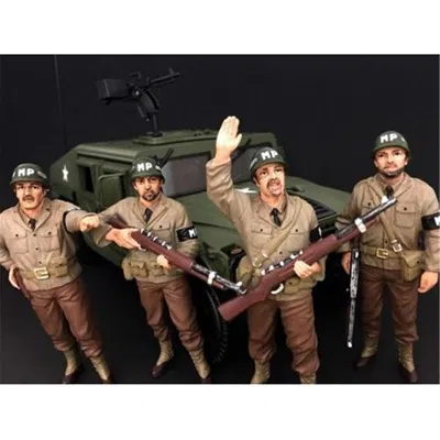 American Diorama Wwii Military Police 4 Piece Figure Set For 1-18 Scale Models In Green