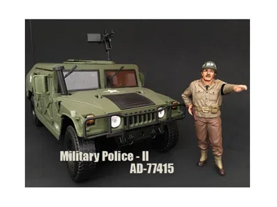 AMERICAN DIORAMA WWII MILITARY POLICE FIGURE II FOR 1:18 SCALE MODELS BY AMERICAN DIORAMA