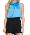 American Fit Clare Mock Nek Sleeveless Asymmetrical Woven Top In Aqua In Blue