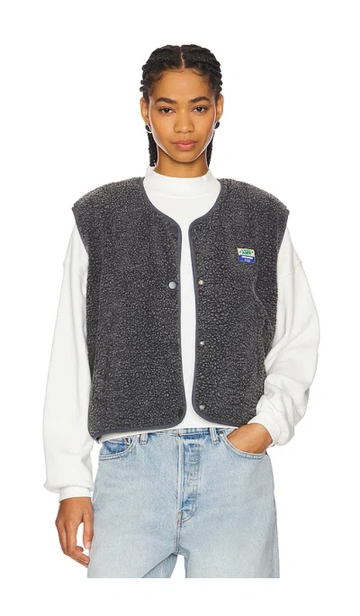 American Vintage Hoktown Sherpa Vest In Anthracite Chine