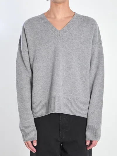Ami Alexandre Mattiussi Logo-embroidered V-neck Sweater In Gray
