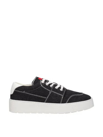 Ami Alexandre Mattiussi Ami Paris Madison De Coeur Logo Sneakers In Black