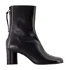 Ami Alexandre Mattiussi Ami Paris Sv512 Ankle Boots In Black
