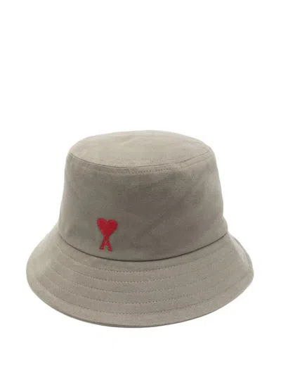 Ami Alexandre Mattiussi Bob Broderie Ami Paris De Coeur Rouge In Grey