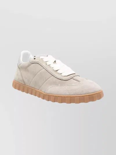 Ami Alexandre Mattiussi Casual Low Top Sneakers With Contrast Sole In Neutral