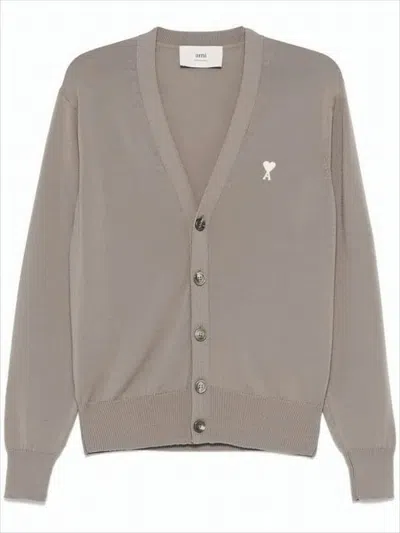 AMI ALEXANDRE MATTIUSSI CLASSIC WOOL CARDIGAN WITH V-NECKLINE AND BUTTON-DOWN FRONT