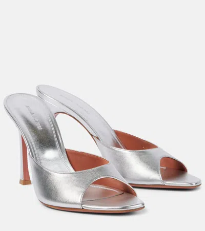 Amina Muaddi Pantoletten Alexa 95 Aus Metallic-leder In Silber