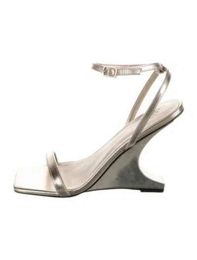 Pre-owned Aminah Abdul Jillil Leather Sandals In Gold