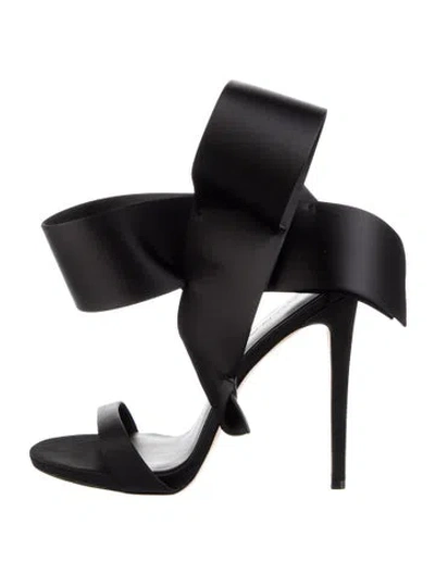 Pre-owned Aminah Abdul Jillil Open Toe Bow Pump Satin Sandals In Black
