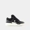 Amiri Black Low Top Sneakers With Logo Patch On The Tongue And Logo Lettering On The Heel In Leather Man