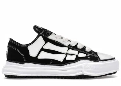 Pre-owned Amiri Men's  Mmy Bones X Maison Mihara Yasuhiro Sneakers In Black/alabaster In Multi