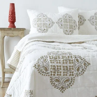 Amity Home Gia Quilt Set
