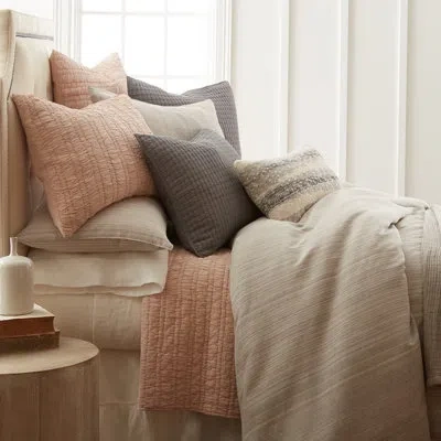 Amity Home Pink Standard Cotton Quilt