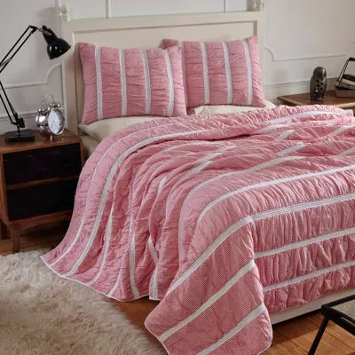 Amity Home Quilt Set In Red