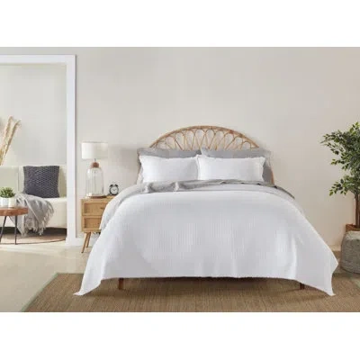 Amity Home White Standard Cotton Coverlet / Bedspread Set