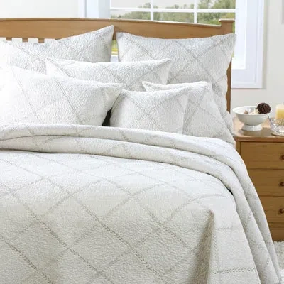 Amity Home Wonda White Cotton Modern & Contemporary Quilt