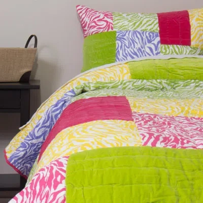 Amity Home Zaidee Animal Print Cotton Quilt In Multi-colored