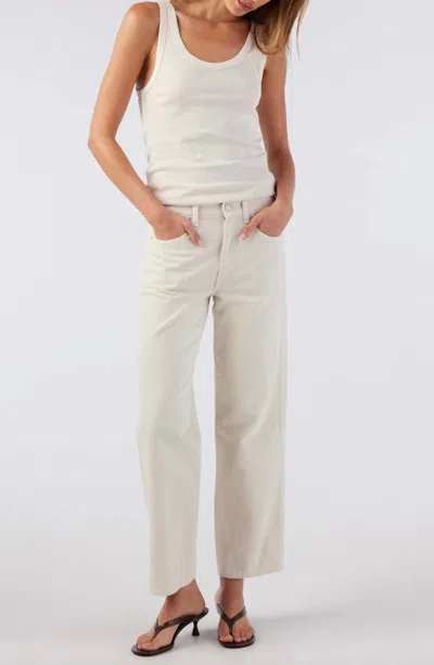 Amo Billie Straight Leg Denim Jeans In Sandstone In White