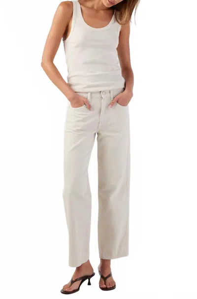 Amo Billie Straight Leg Denim Jeans In Sandstone In White