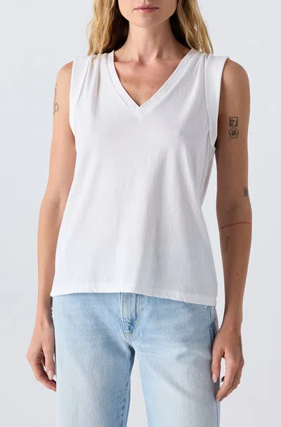 Amo Denim Dona Tee In White