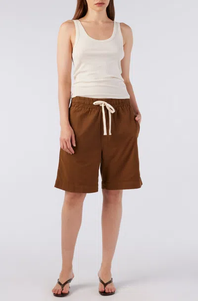 Amo Denim Tina Short In Brown