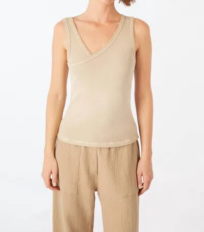 Amo Dreamy Tank In Khaki In Green