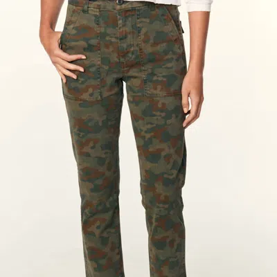 Amo Easy Army Trouser In Leaf C In Green