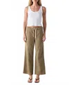 Amo Marian Mid Rise Pant In Thyme In Green