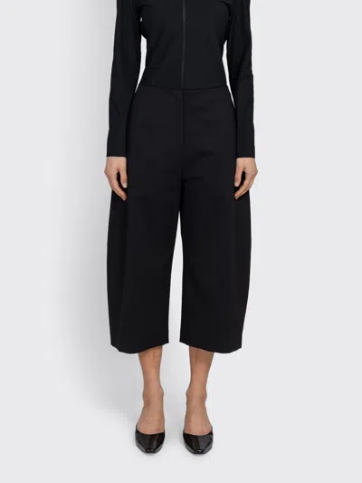 Amomento Curved Capri Pants In Black