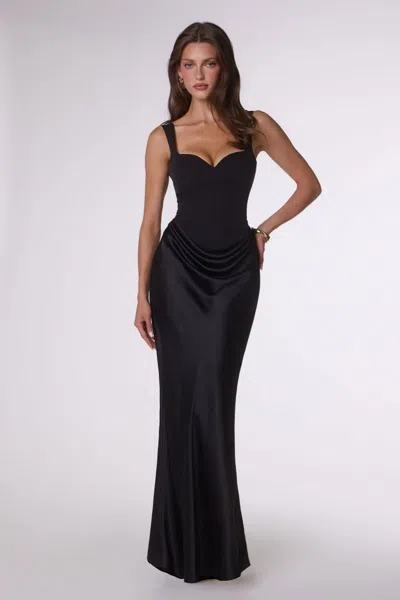 Amoris T742 In Black