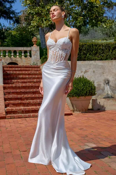 Amoris T819w In White