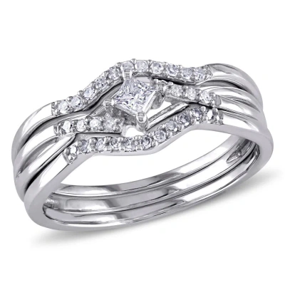 Amour 1/4 Ct Tw Princess Cut And Round Diamond Crossover Bridal Set In 10k White Gold In Metallic