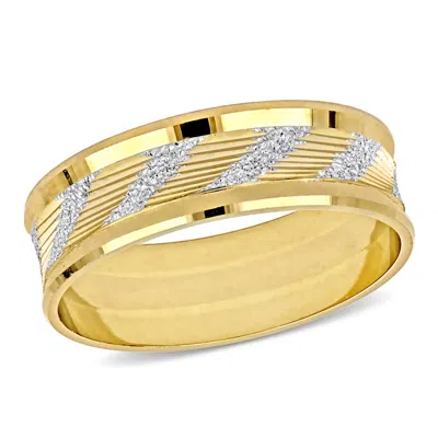 Amour Men's 6mm Ribbed And Striped Curved Wedding Band In 14k Yellow Gold In ["yellow"]