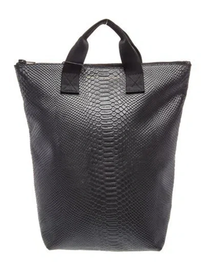 Pre-owned Ampersand As Apostrophe Embossed Leather Bucket Bag In Black